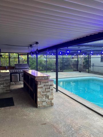 452 SW Curry Street, Port St Lucie, FL 34983