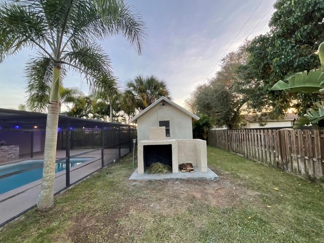 452 SW Curry Street, Port St Lucie, FL 34983