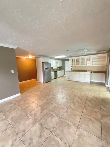 452 SW Curry Street, Port St Lucie, FL 34983