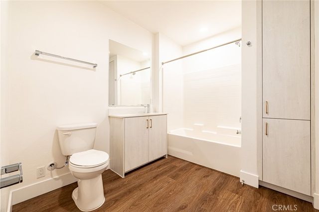 709 E Walnut 222, Pasadena, CA 91101