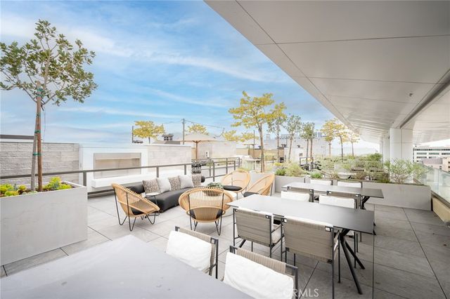 709 E Walnut 222, Pasadena, CA 91101