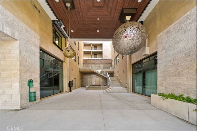 709 E Walnut 222, Pasadena, CA 91101