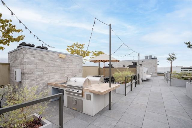 709 E Walnut 222, Pasadena, CA 91101