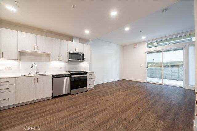 709 E Walnut 222, Pasadena, CA 91101