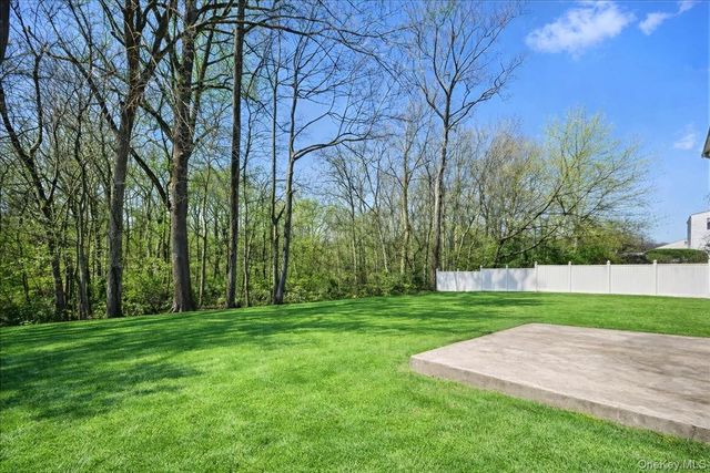 33 Greenwood Lane, White Plains, NY 10607