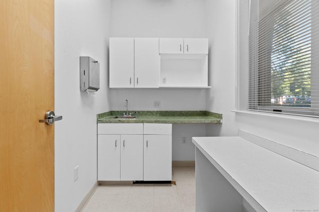 19 Woodland Street 14, Hartford, CT 06111