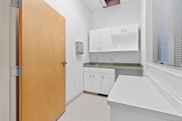 19 Woodland Street 14, Hartford, CT 06111