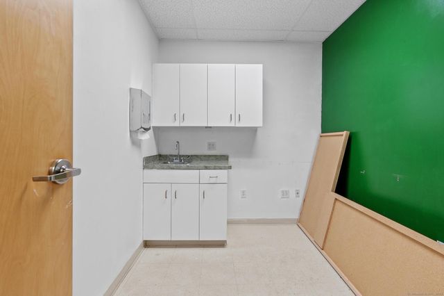 19 Woodland Street 14, Hartford, CT 06111