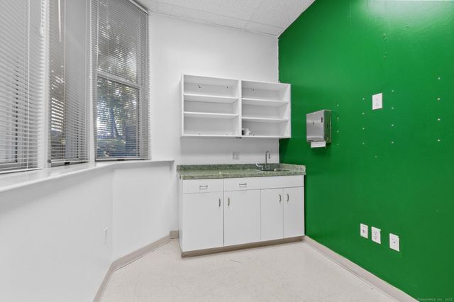 19 Woodland Street 14, Hartford, CT 06111