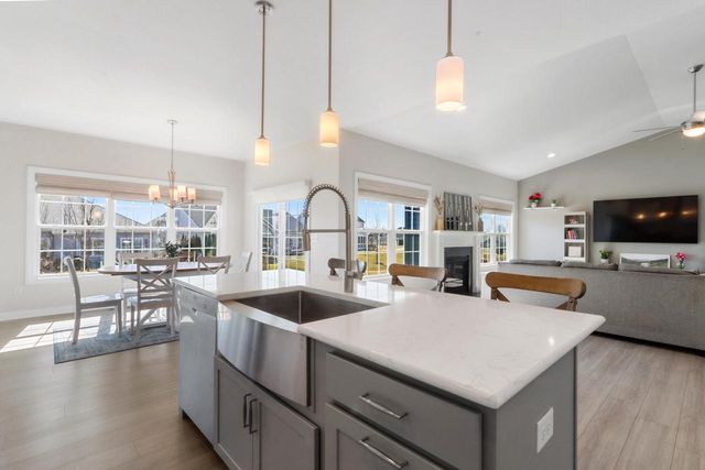 560 N Boulder Ridge DRIVE, Lake Geneva, WI 53147