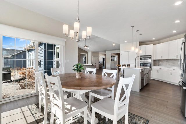 560 N Boulder Ridge DRIVE, Lake Geneva, WI 53147