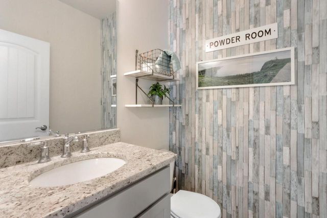 560 N Boulder Ridge DRIVE, Lake Geneva, WI 53147