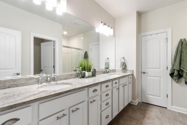 560 N Boulder Ridge DRIVE, Lake Geneva, WI 53147