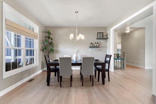 560 N Boulder Ridge DRIVE, Lake Geneva, WI 53147