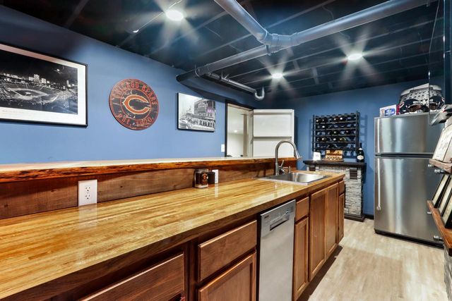 560 N Boulder Ridge DRIVE, Lake Geneva, WI 53147