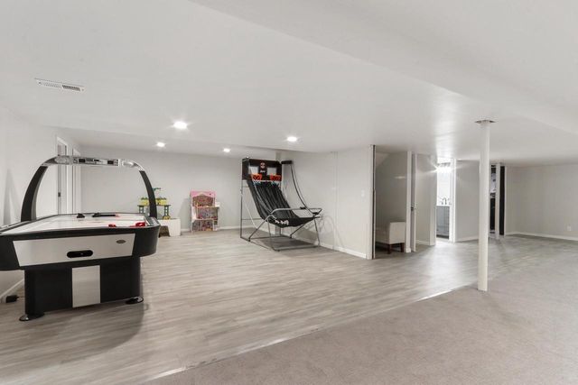 560 N Boulder Ridge DRIVE, Lake Geneva, WI 53147