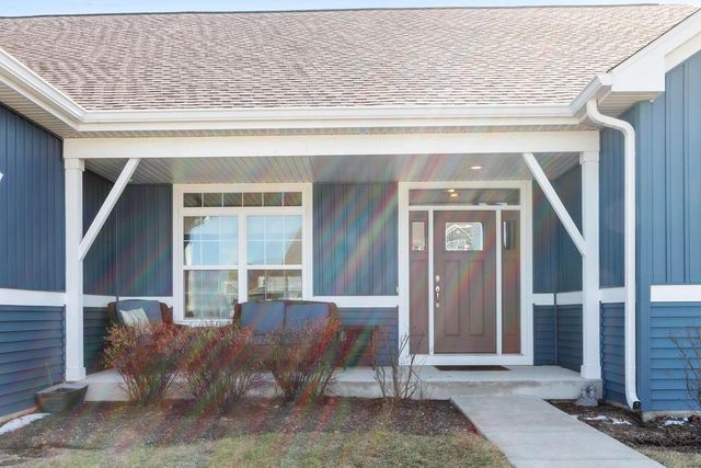 560 N Boulder Ridge DRIVE, Lake Geneva, WI 53147