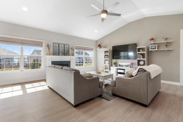 560 N Boulder Ridge DRIVE, Lake Geneva, WI 53147