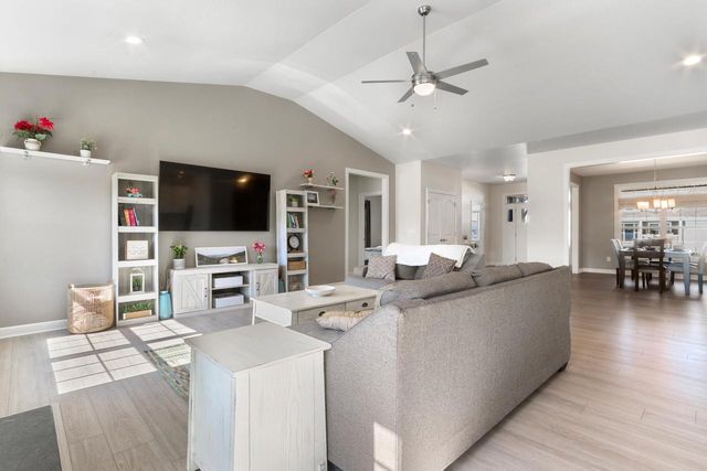 560 N Boulder Ridge DRIVE, Lake Geneva, WI 53147