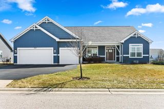 560 N Boulder Ridge DRIVE, Lake Geneva, WI 53147