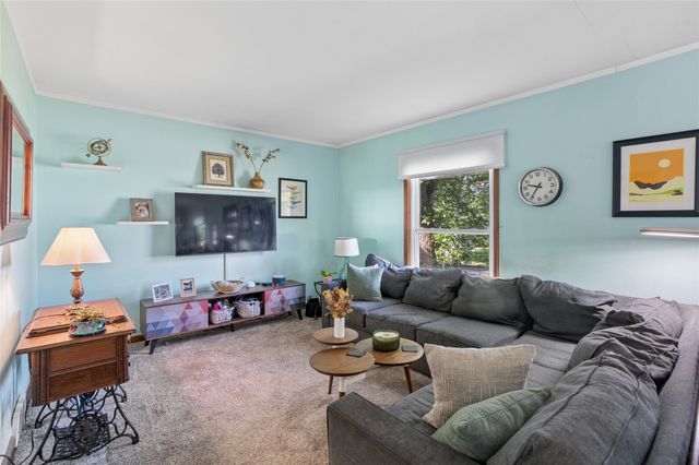 3635 67th Street, Urbandale, IA 50322