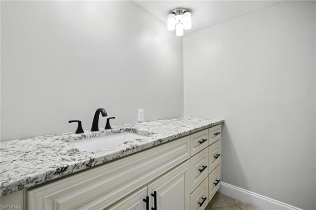 16001 Dublin CIR # 103, Fort Myers, FL 33908