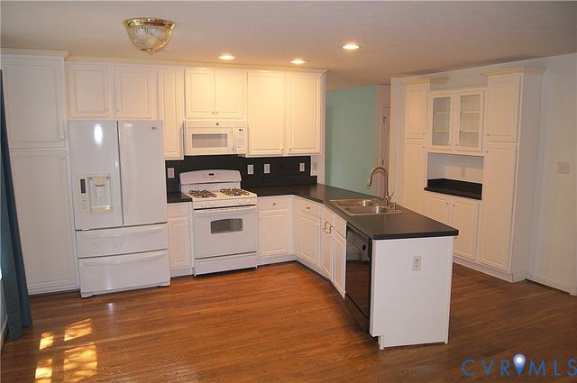 117 N Macon Ter, Ashland, VA 23005