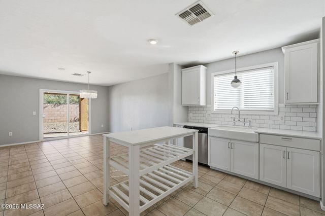 757 S Harry P Stagg Drive, Vail, AZ 85641