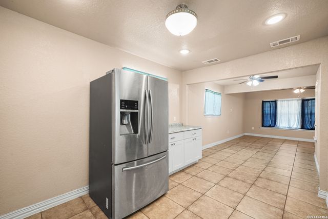 1651 S Elmendorf, San Antonio, TX 78207