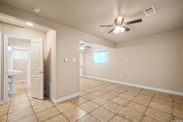 1651 S Elmendorf, San Antonio, TX 78207