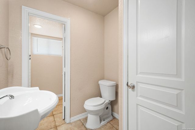 1651 S Elmendorf, San Antonio, TX 78207