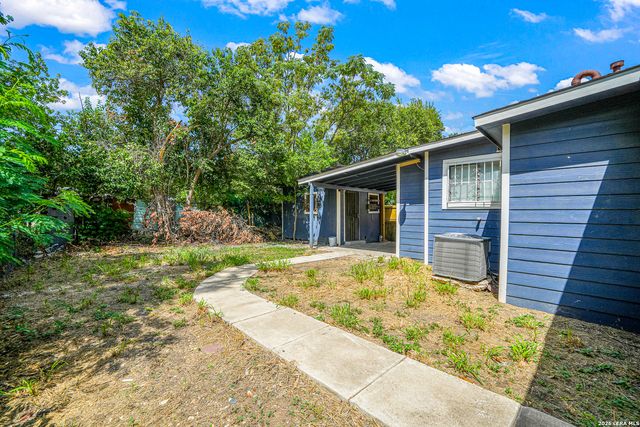1651 S Elmendorf, San Antonio, TX 78207