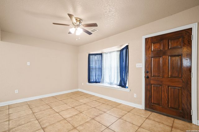 1651 S Elmendorf, San Antonio, TX 78207