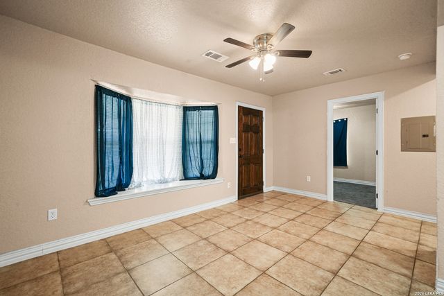 1651 S Elmendorf, San Antonio, TX 78207