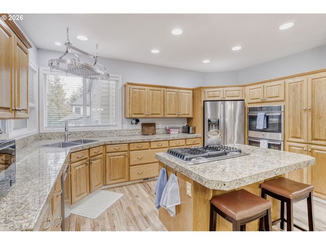 14737 Sw FERN St, Portland, OR 97223