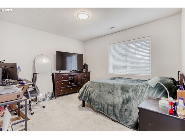 14737 Sw FERN St, Portland, OR 97223