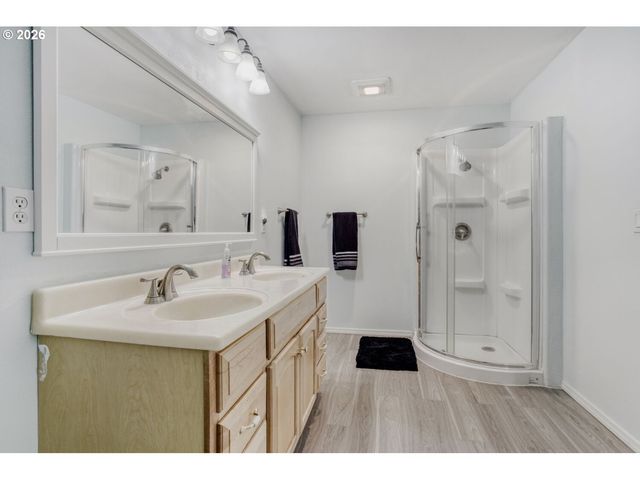 14737 Sw FERN St, Portland, OR 97223