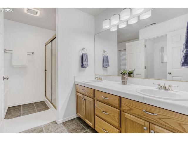 14737 Sw FERN St, Portland, OR 97223