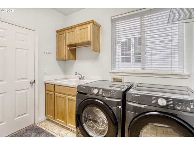 14737 Sw FERN St, Portland, OR 97223