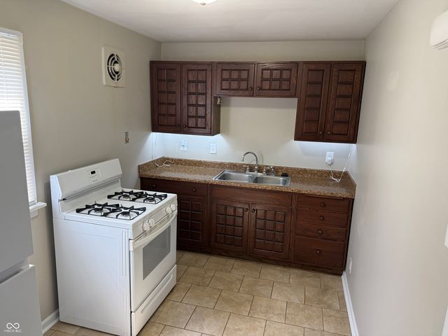 2045 E 49th Street, Indianapolis, IN 46205