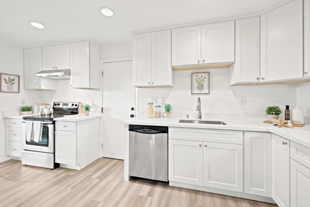 1052 Delna Manor Lane 1052, San Jose, CA 95128