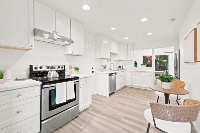 1052 Delna Manor Lane 1052, San Jose, CA 95128