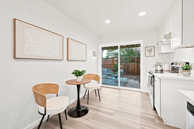 1052 Delna Manor Lane 1052, San Jose, CA 95128