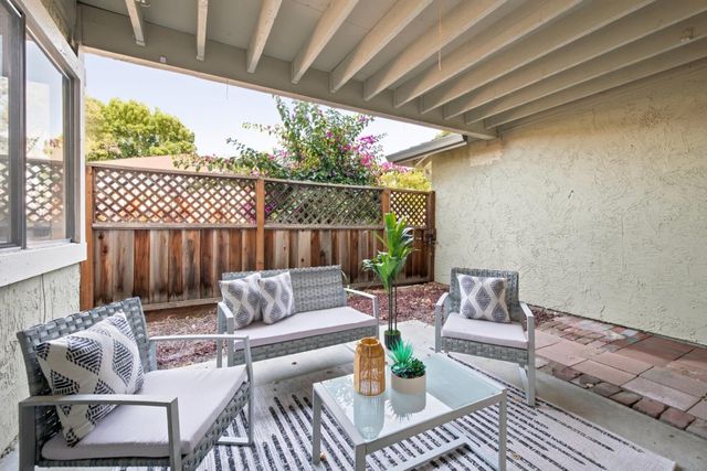 1052 Delna Manor Lane 1052, San Jose, CA 95128