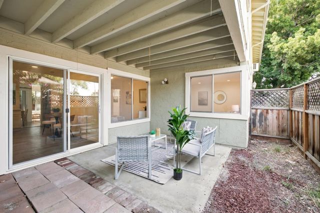 1052 Delna Manor Lane 1052, San Jose, CA 95128