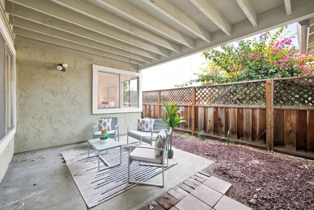 1052 Delna Manor Lane 1052, San Jose, CA 95128