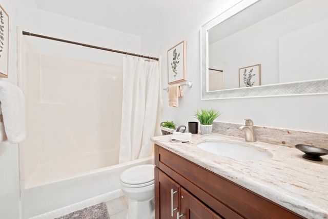 1052 Delna Manor Lane 1052, San Jose, CA 95128