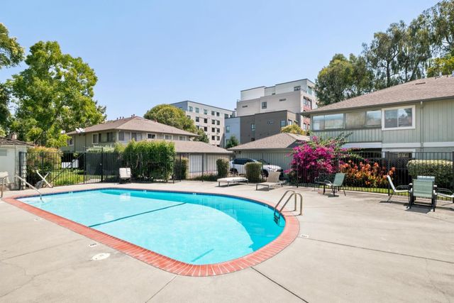1052 Delna Manor Lane 1052, San Jose, CA 95128