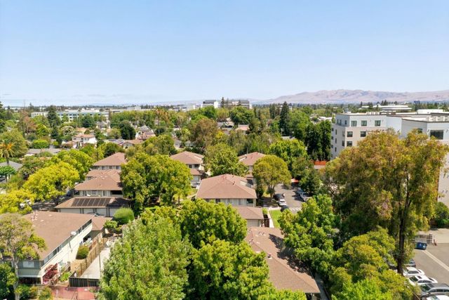1052 Delna Manor Lane 1052, San Jose, CA 95128
