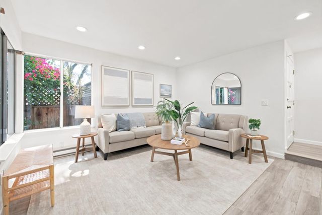 1052 Delna Manor Lane 1052, San Jose, CA 95128